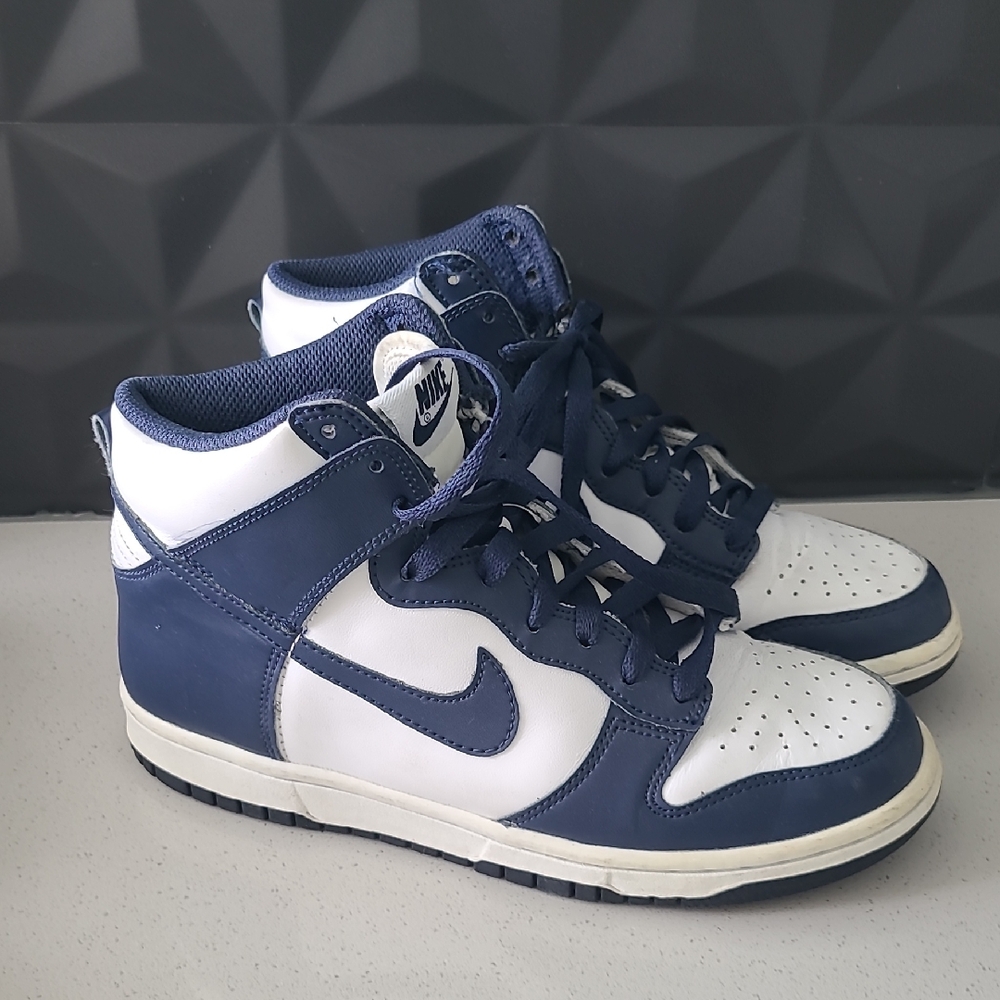 Nike Men's Navy and White Sneakers